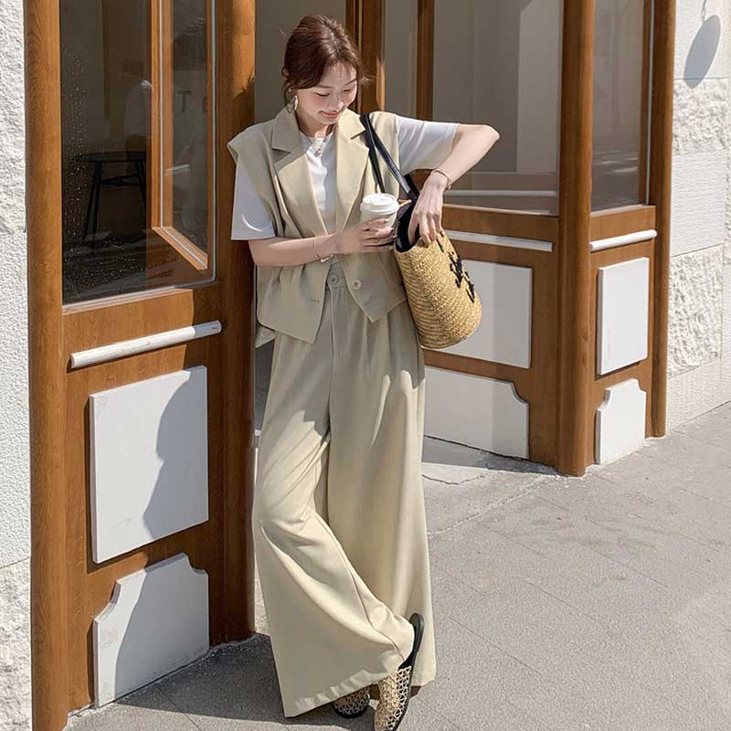 テーラードベスト×ワイドパンツ