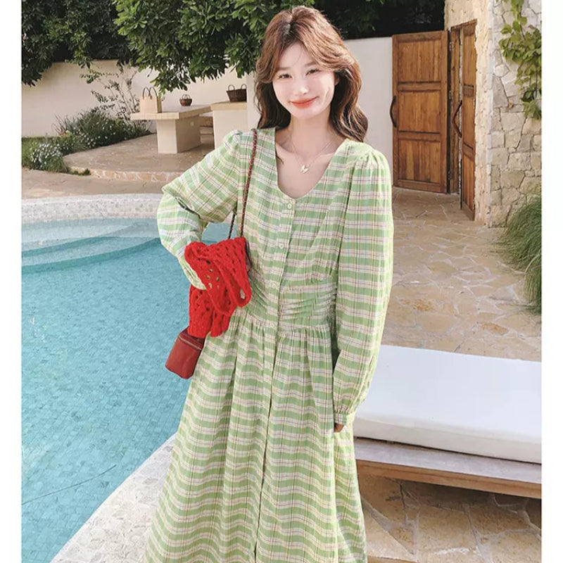 レースベスト×グリーンチェックワンピース