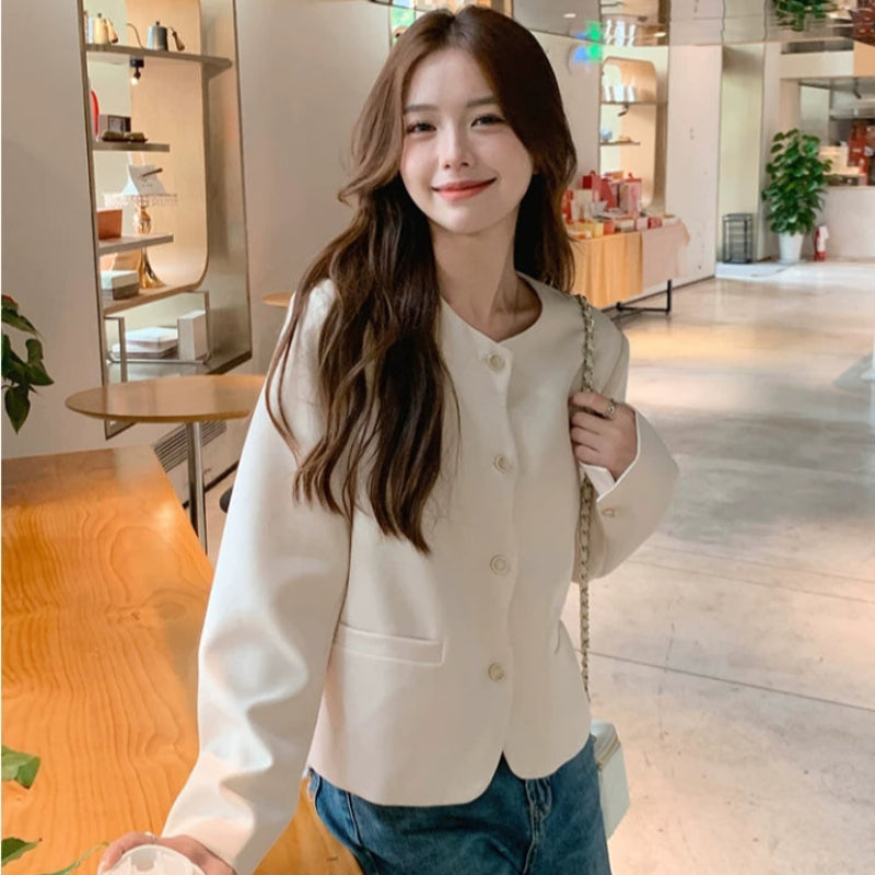 ノーカラーホワイトジャケット