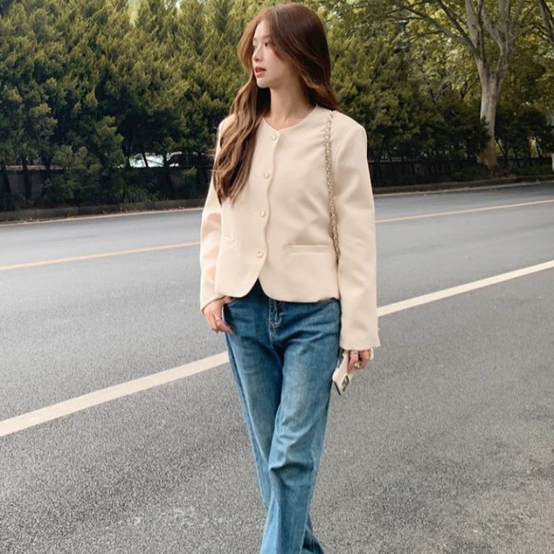 ノーカラーホワイトジャケット