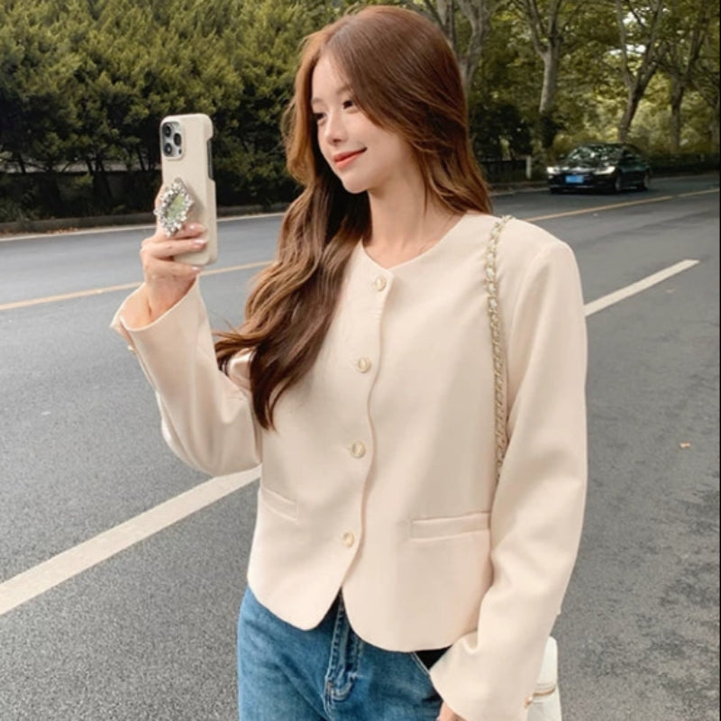 ノーカラーホワイトジャケット