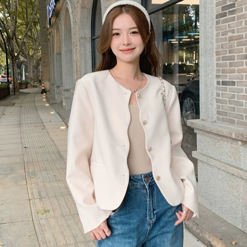 ノーカラーホワイトジャケット