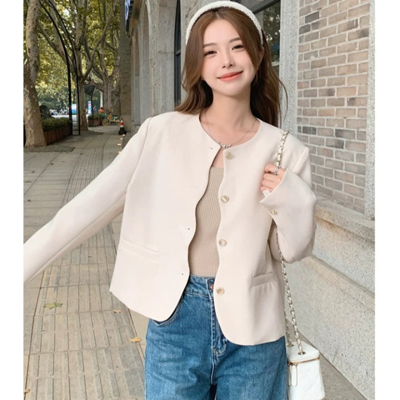 ノーカラーホワイトジャケット