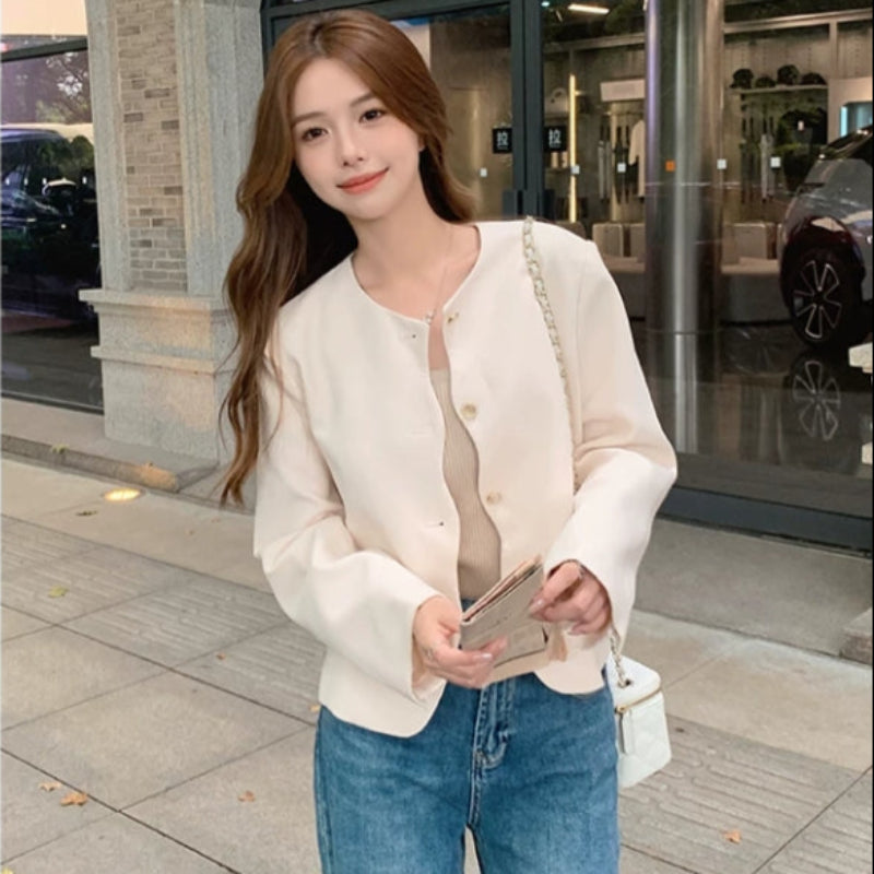 ノーカラーホワイトジャケット