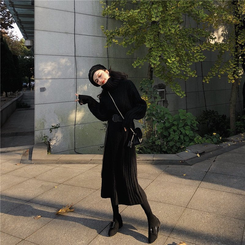 ベルト付きハイネックロングニットワンピース