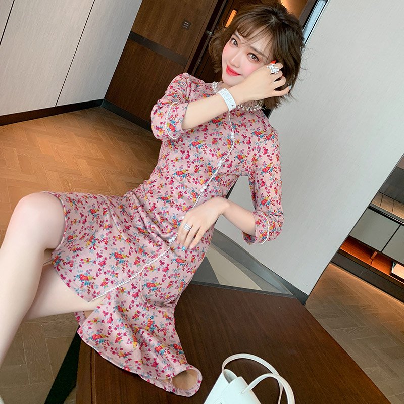 ビジュー付き小花柄裾フリルワンピース