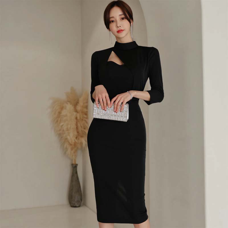 デコルテカットタイトワンピース