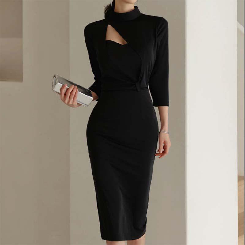 デコルテカットタイトワンピース