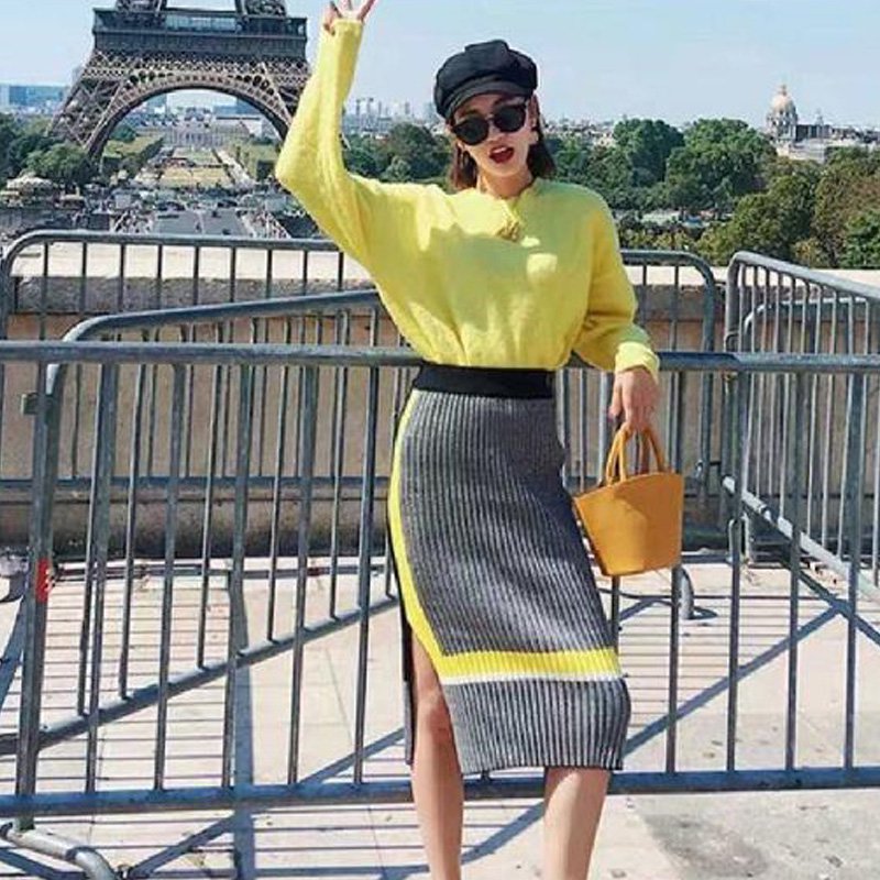 イエローカラーゆるニット×サイドスリットニットスカート