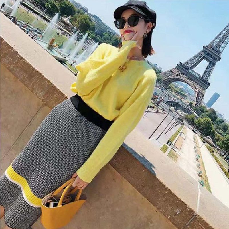 イエローカラーゆるニット×サイドスリットニットスカート