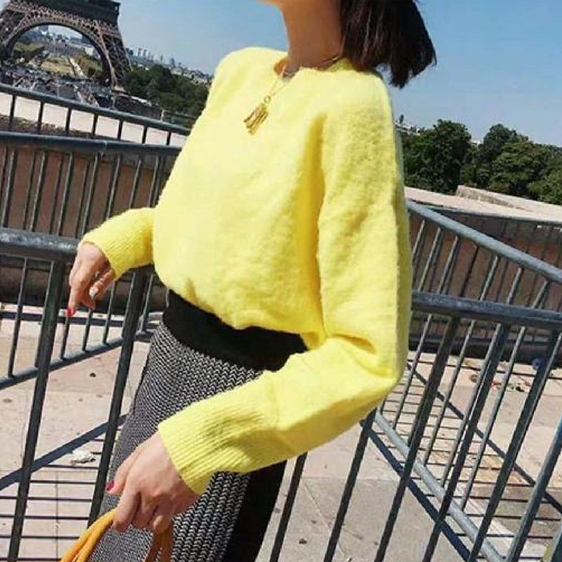 イエローカラーゆるニット×サイドスリットニットスカート