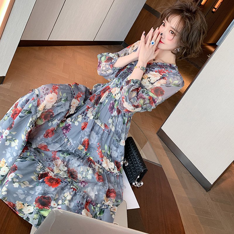 袖コンシャス花柄ティアードワンピース