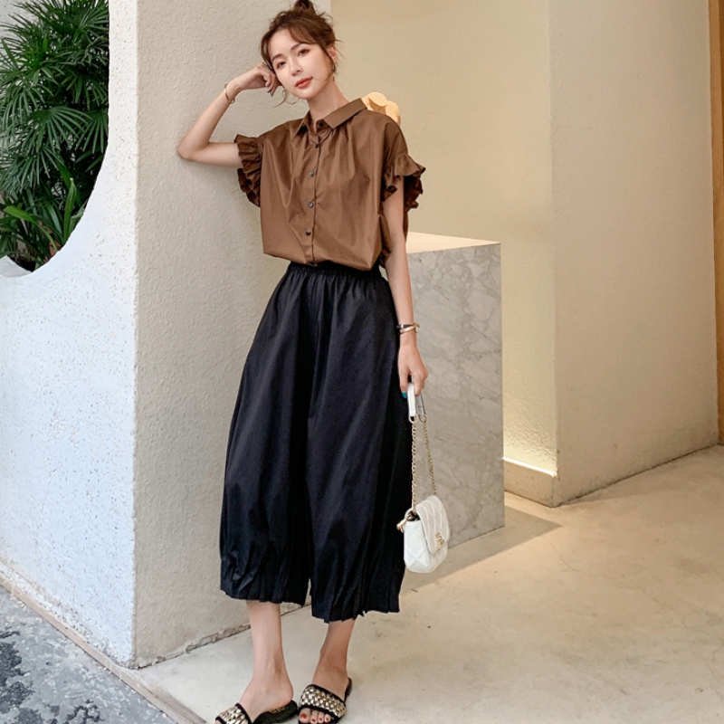 袖フリルゆるシャツ×サルエル風パンツ