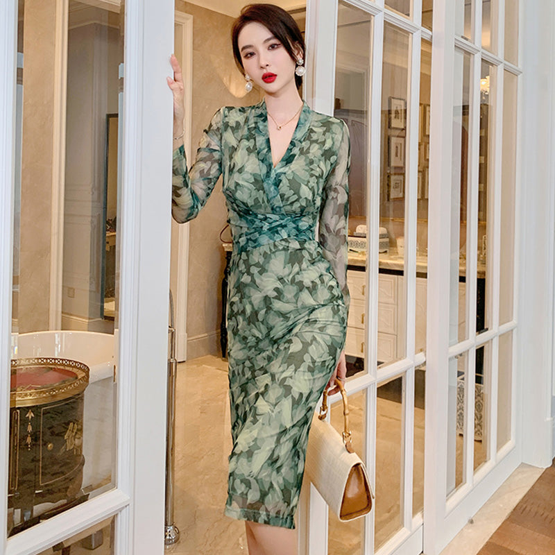 ボタニカルプリントシアーペンシルワンピース