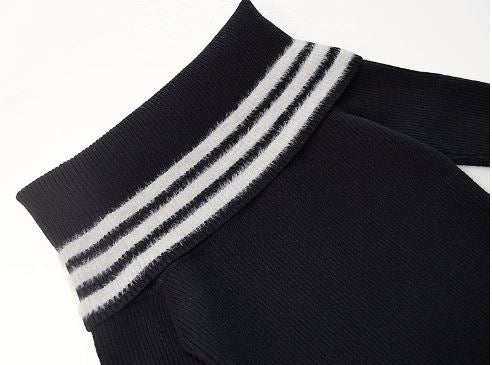ライン入りオフショルダーリブニットワンピース