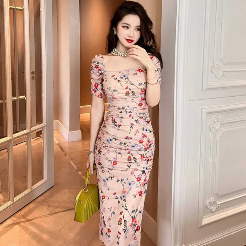 スリーブコンシャススクエアネック花柄ニットワンピース