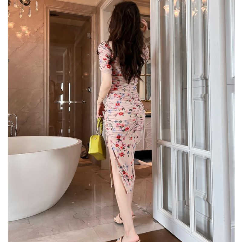 スリーブコンシャススクエアネック花柄ニットワンピース