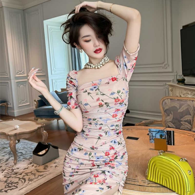 スリーブコンシャススクエアネック花柄ニットワンピース