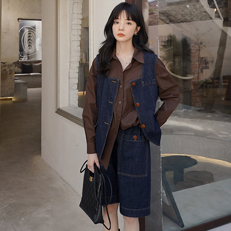 レトロデニムベスト×ミディ丈ショートパンツ