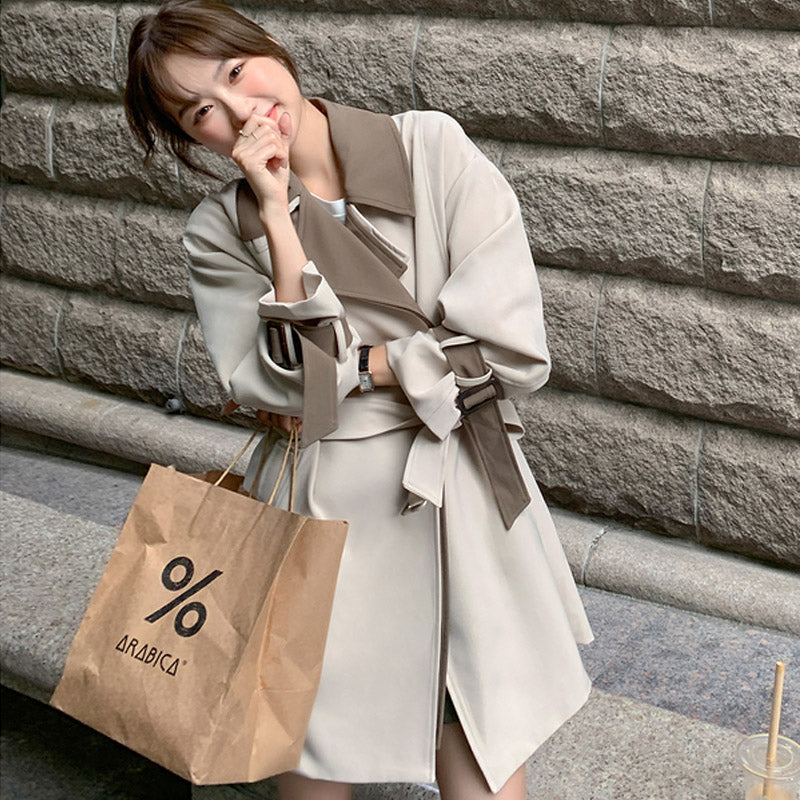 レイヤード風ツートンカラートレンチコート