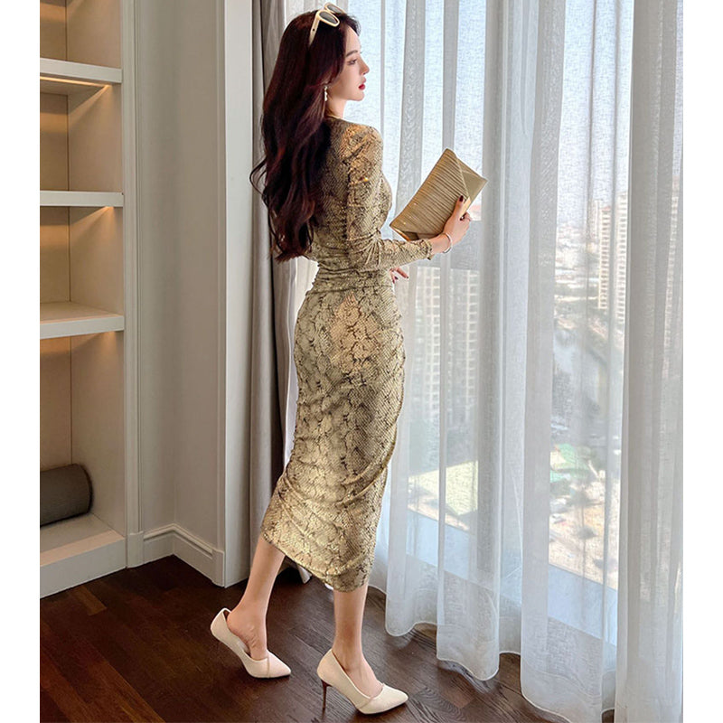 スパンコールフロントギャザーイレヘムパイソンワンピース