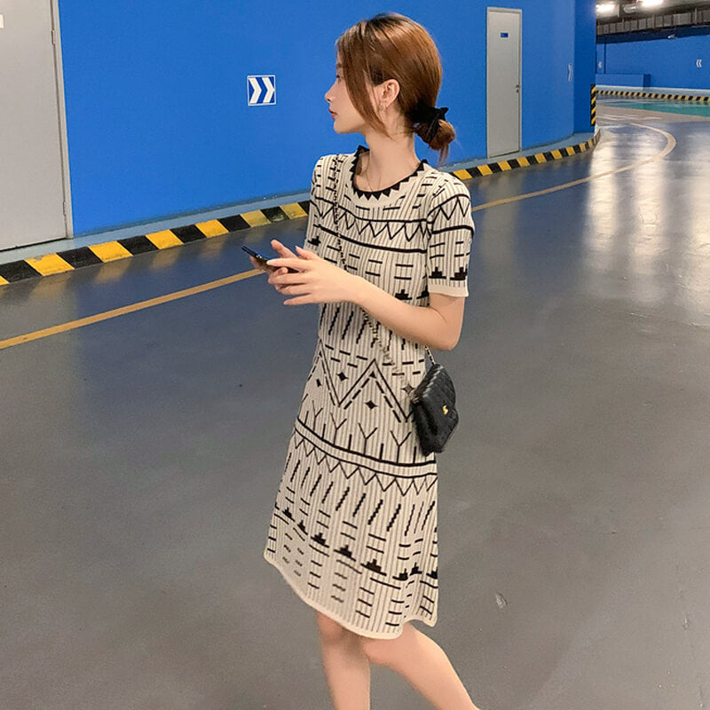 幾何学デザインワンピース