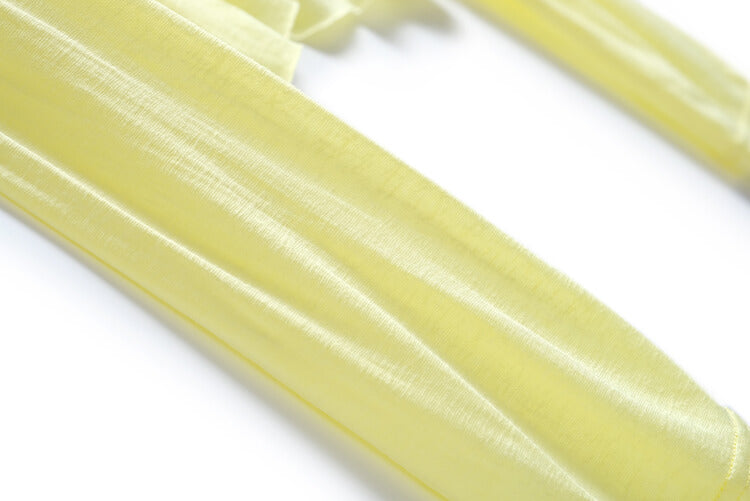 キャンディーイエローVネックTシャツ×モダンプリントプリーツロングスカート