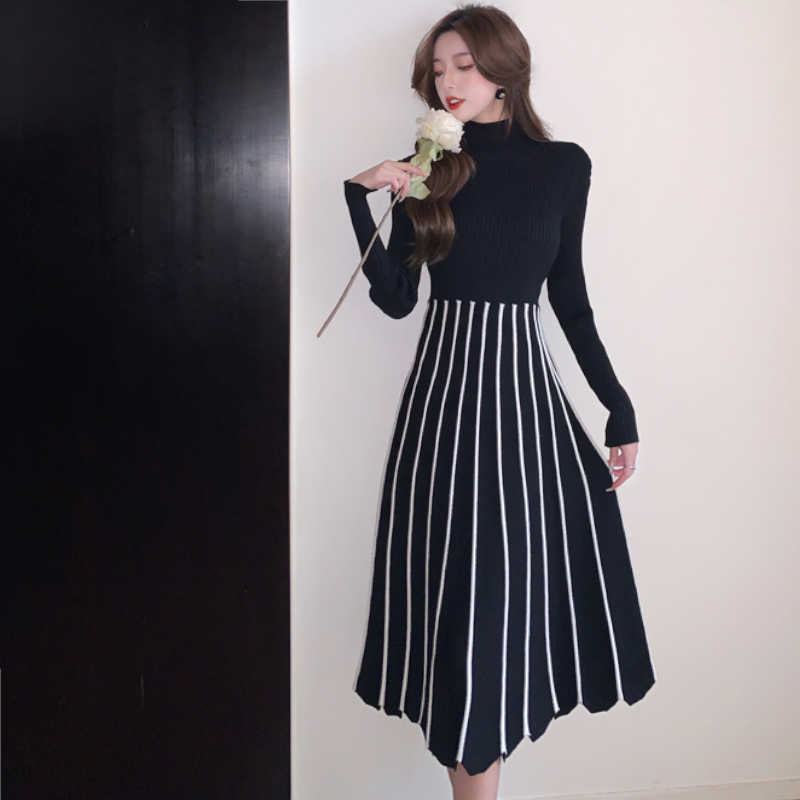 スカラップヘムストライプ切り替えニットワンピース