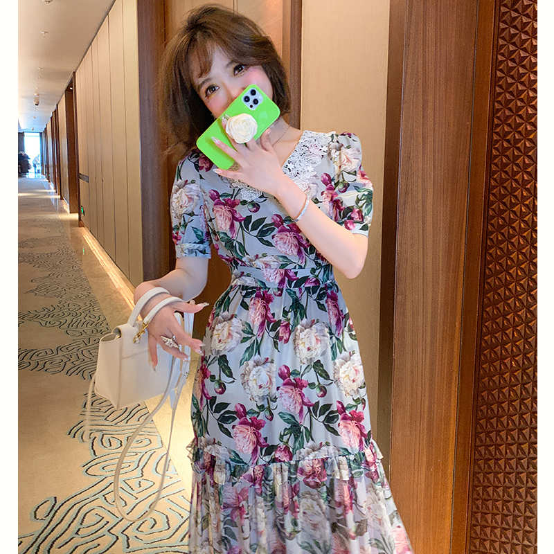 レースカラー花柄ティアードワンピース