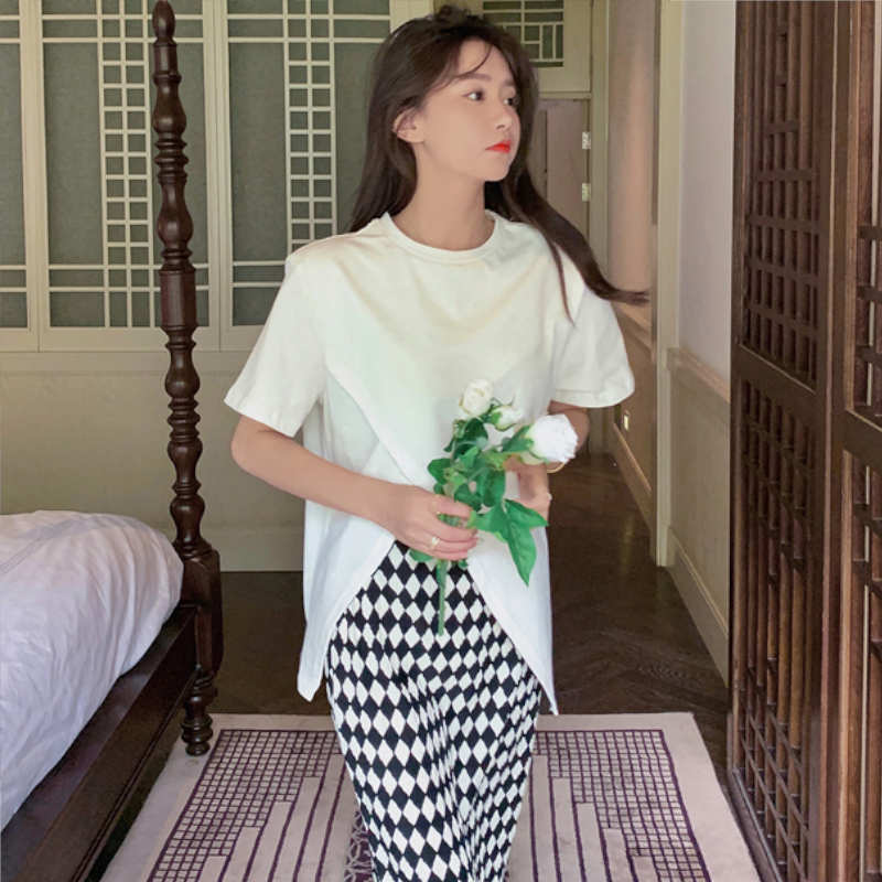 スリットロングTシャツ×ダイヤ柄ナロースカート(2colors)