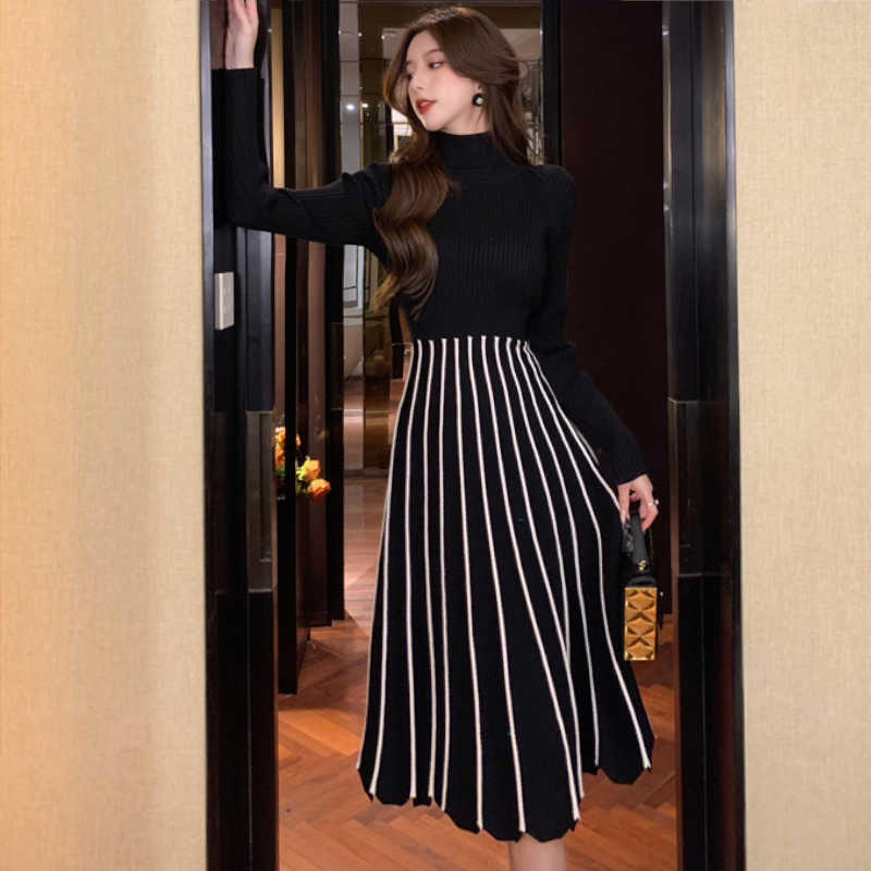 スカラップヘムストライプ切り替えニットワンピース