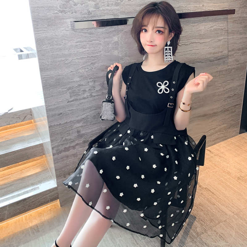 ビジューフラワーモチーフ付きTシャツ×ドットシアーサロペットワンピース