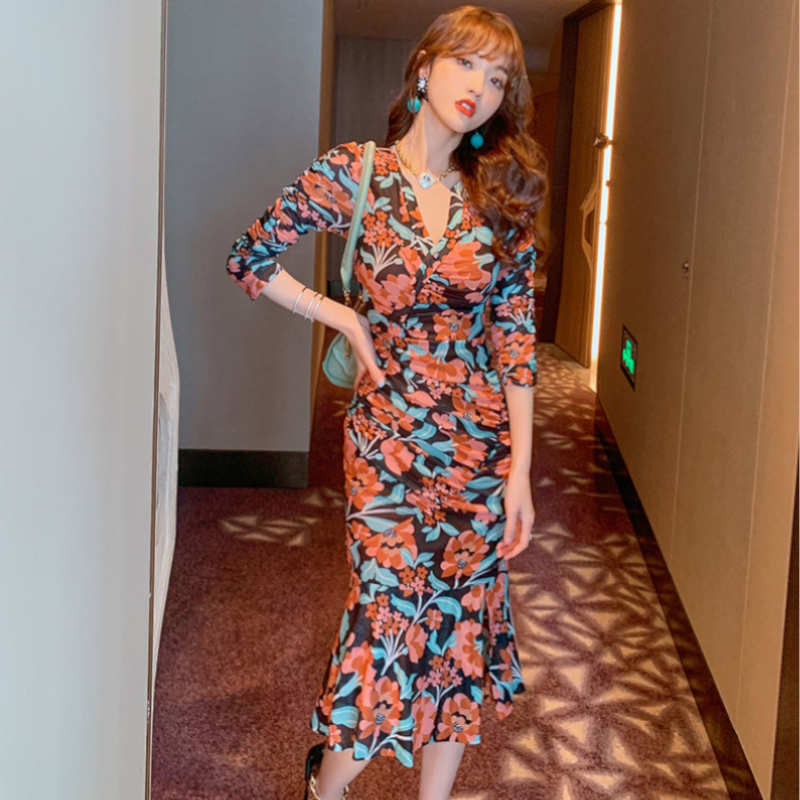 スリット入り花柄マーメイドワンピース