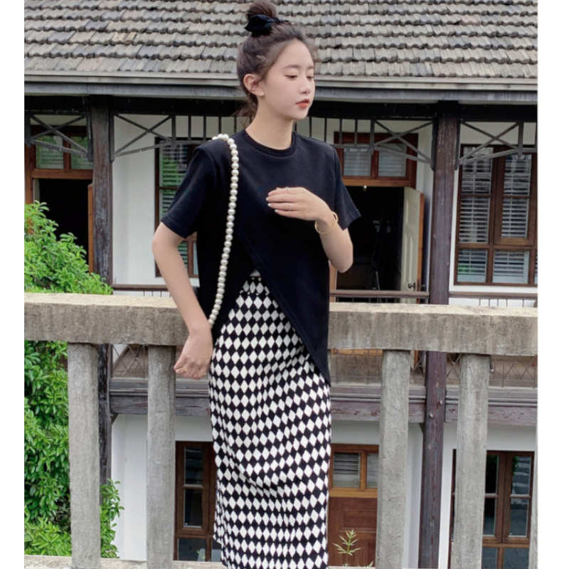 スリットロングTシャツ×ダイヤ柄ナロースカート(2colors)