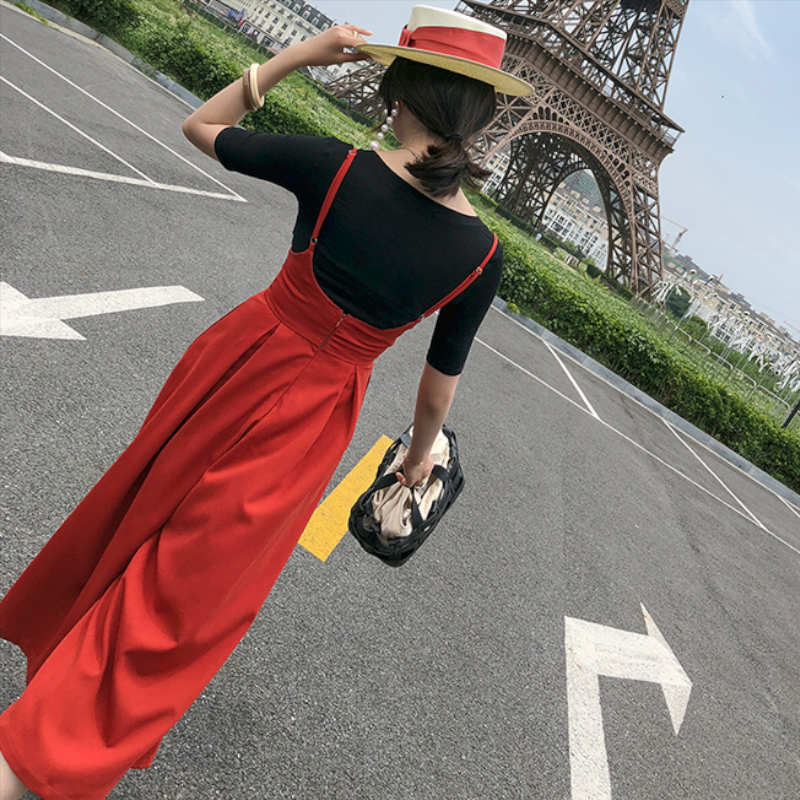 スクエアネック半端袖Tシャツ×タック入りサロペットガウチョパンツ