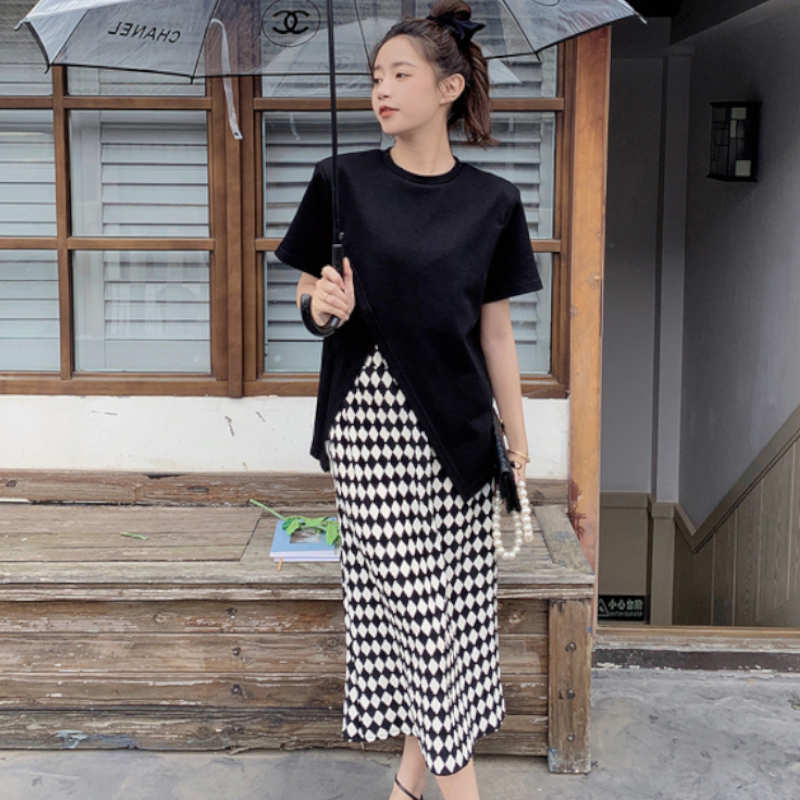 スリットロングTシャツ×ダイヤ柄ナロースカート(2colors)