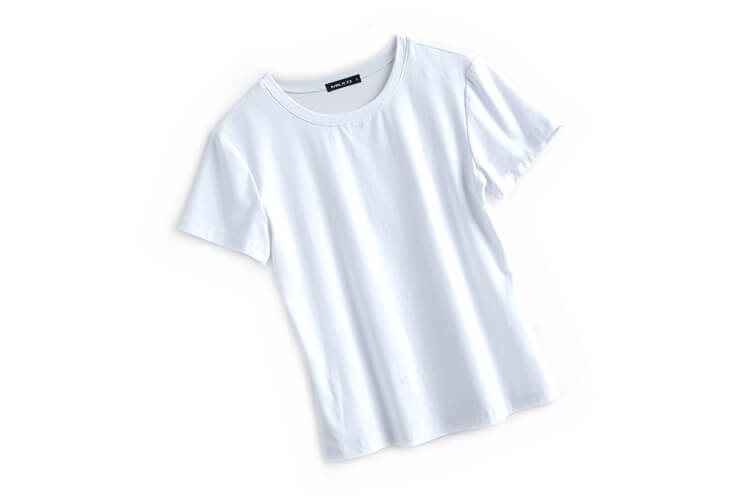Tシャツ×レースコンビネーションベスト×フレアロングパンツ