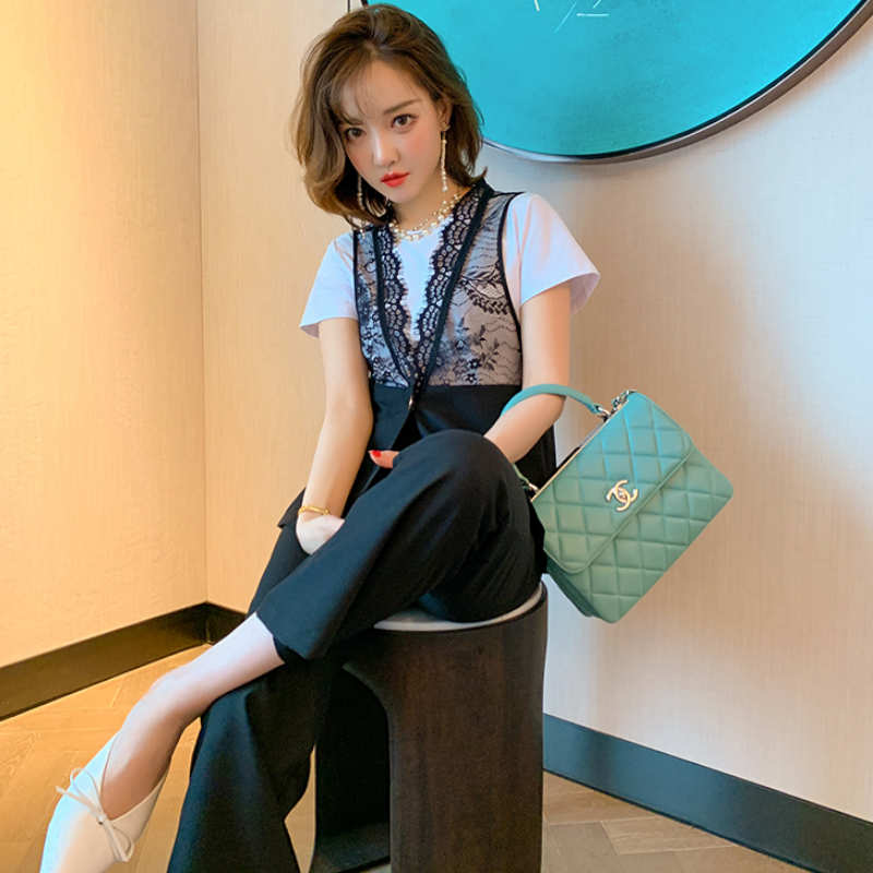 Tシャツ×レースコンビネーションベスト×フレアロングパンツ