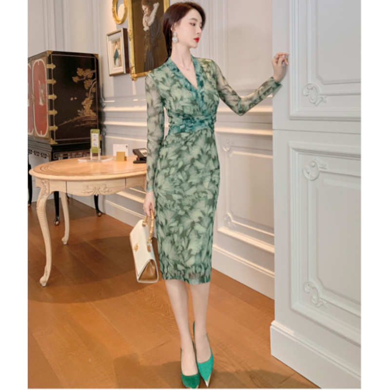 ボタニカルプリントシアーペンシルワンピース