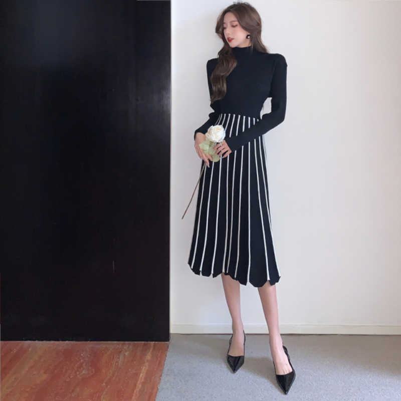 スカラップヘムストライプ切り替えニットワンピース