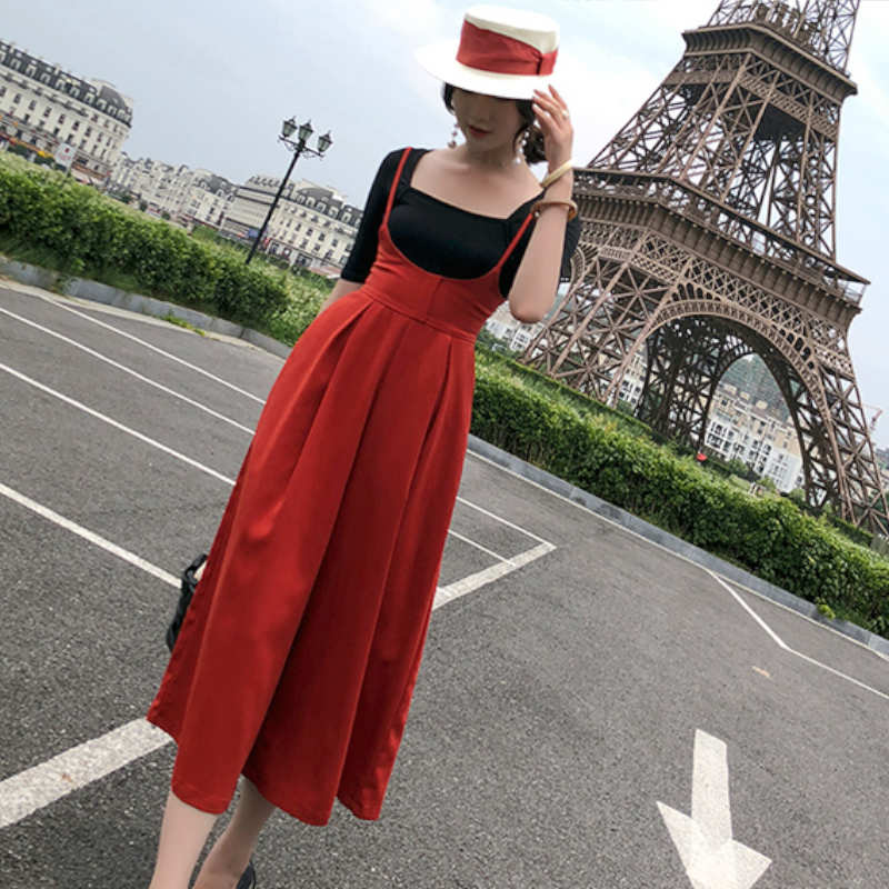 スクエアネック半端袖Tシャツ×タック入りサロペットガウチョパンツ