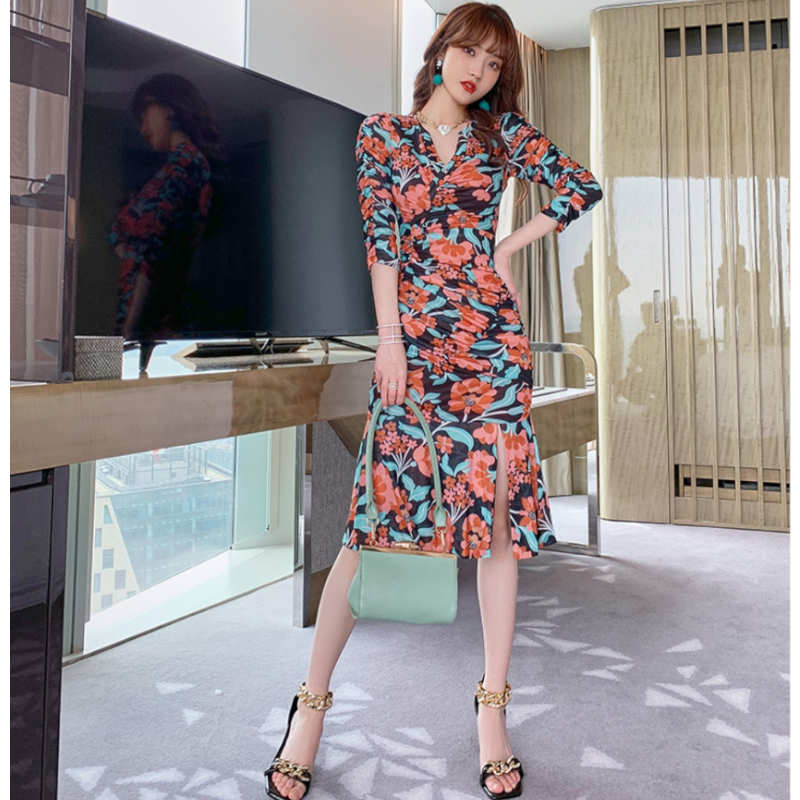 スリット入り花柄マーメイドワンピース