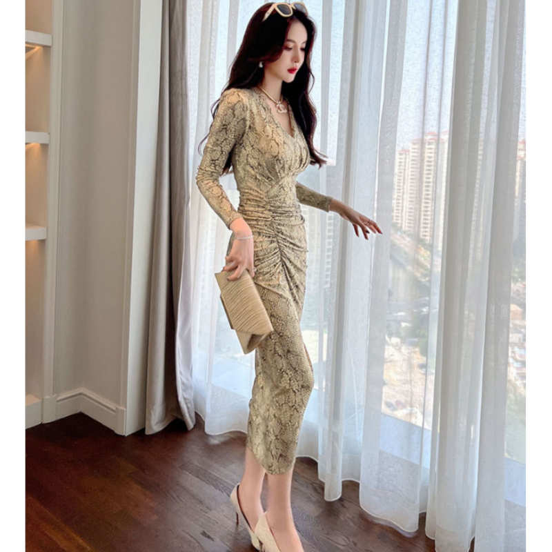 スパンコールフロントギャザーイレヘムパイソンワンピース