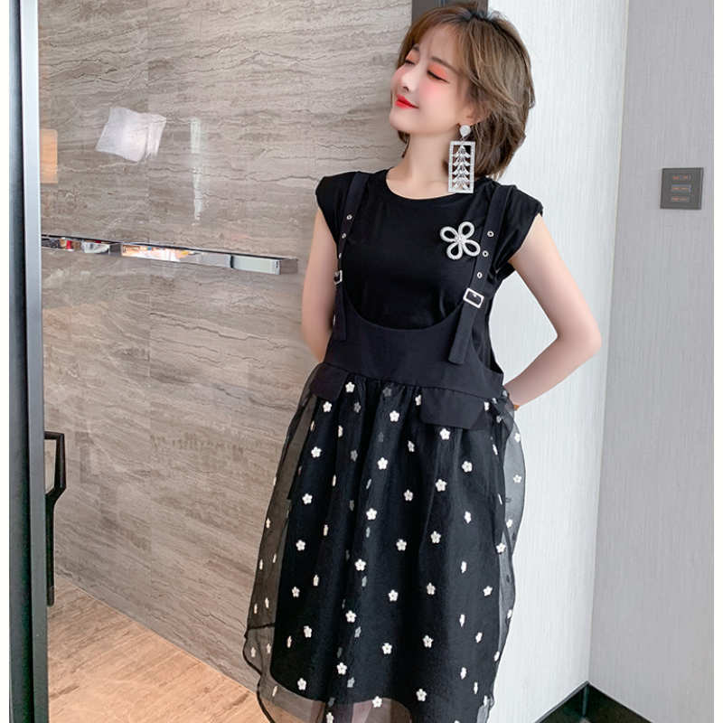 ビジューフラワーモチーフ付きTシャツ×ドットシアーサロペットワンピース
