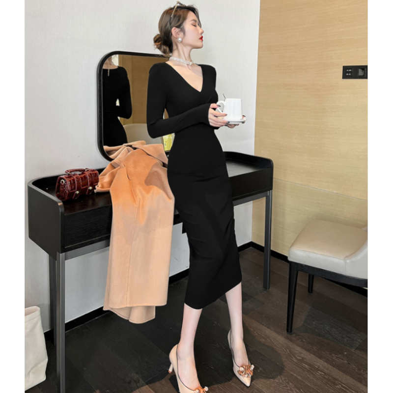 フロントツイストロングニットワンピース