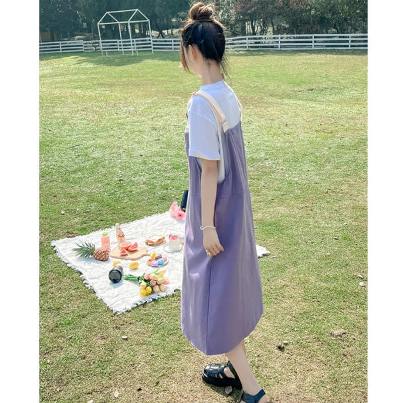 ホワイトTシャツ×パープルアウトポケットオーバーオールワンピース