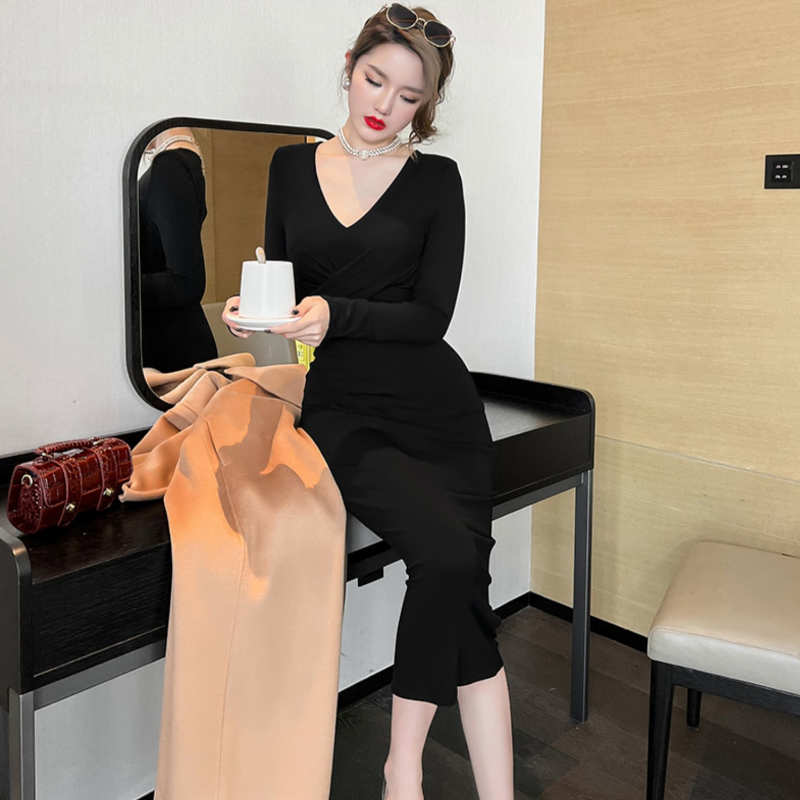 フロントツイストロングニットワンピース