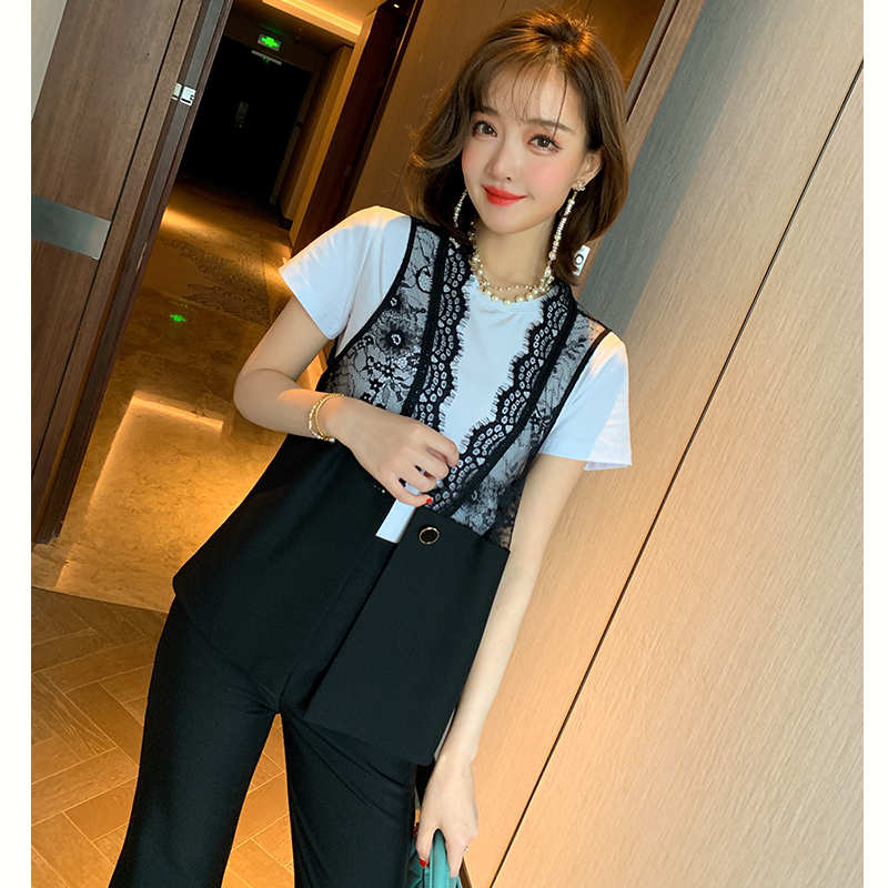 Tシャツ×レースコンビネーションベスト×フレアロングパンツ
