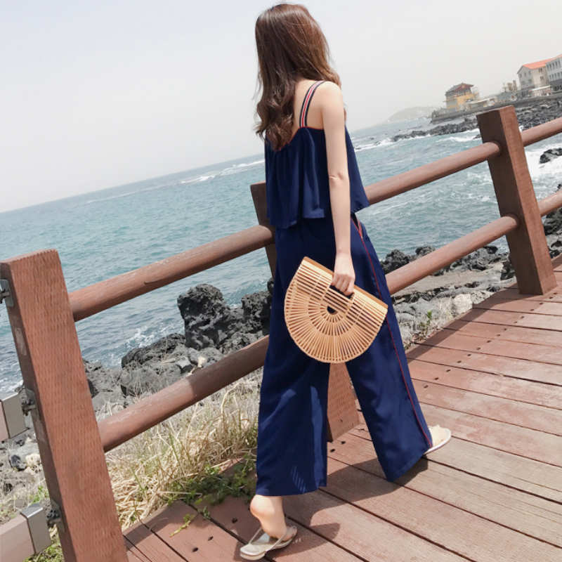 マルチストライプストラップキャミソール×サイドラインワイドパンツ