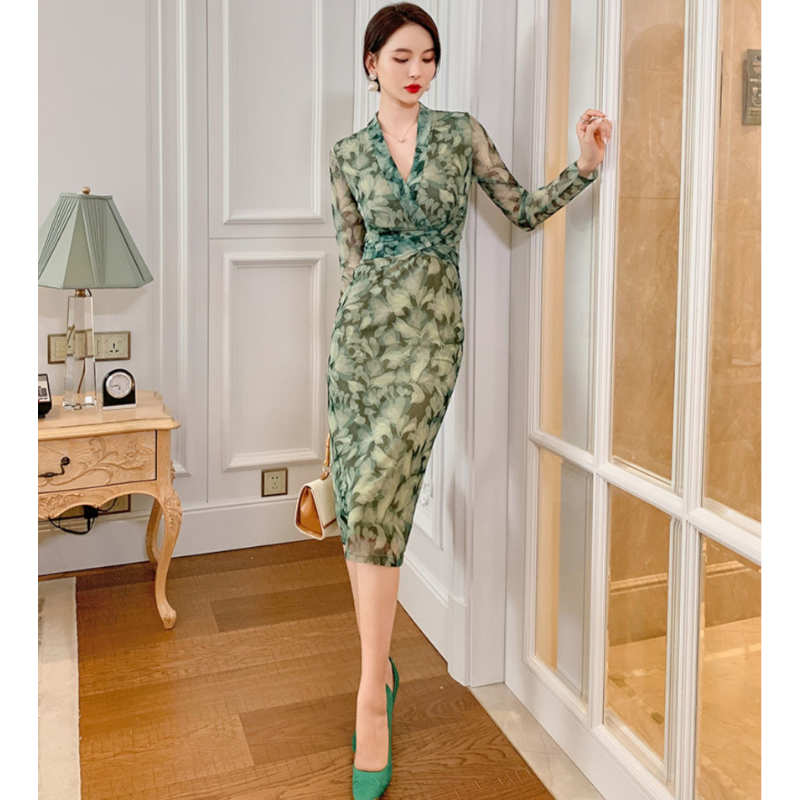 ボタニカルプリントシアーペンシルワンピース